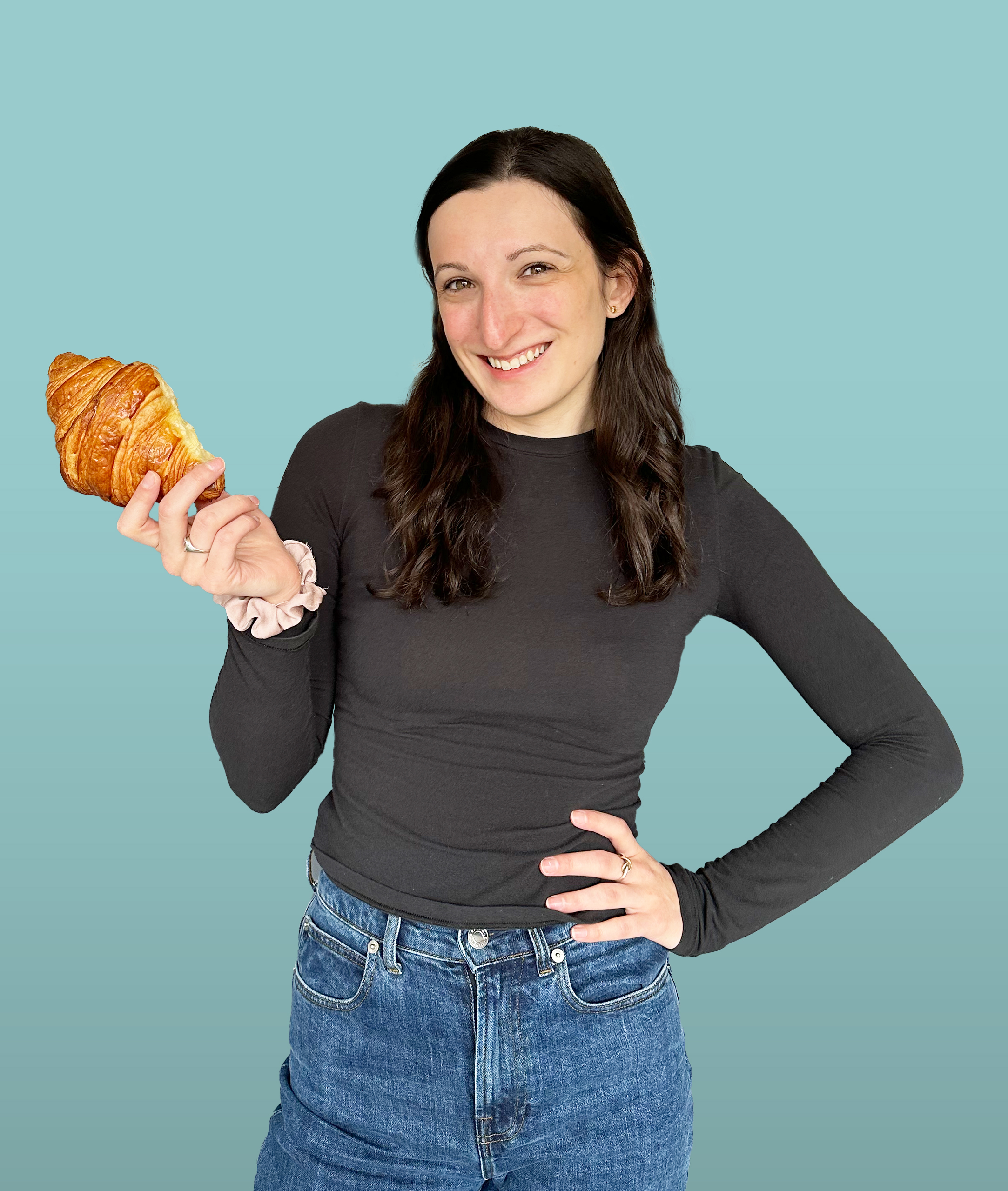 Jaclyn holding croissant